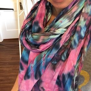 Brightly twisted pashmina